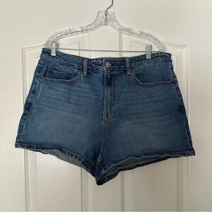 Torrid HIGH-RISE RELAXED 3.5"SHORT 
CLASSIC DENIM